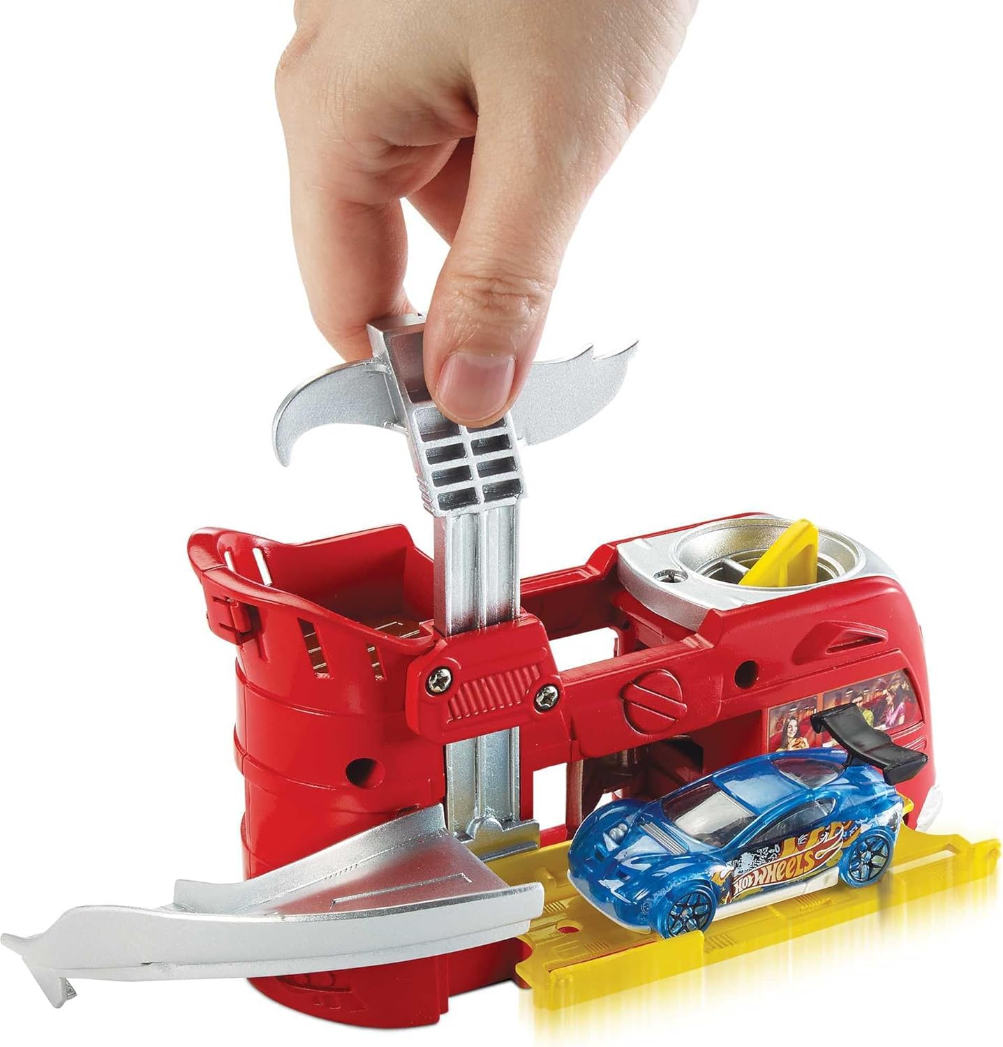 Hot Wheels Dine & Dash Playset with Launcher, Track Features & Themed Restaurant Challenge thumbnail