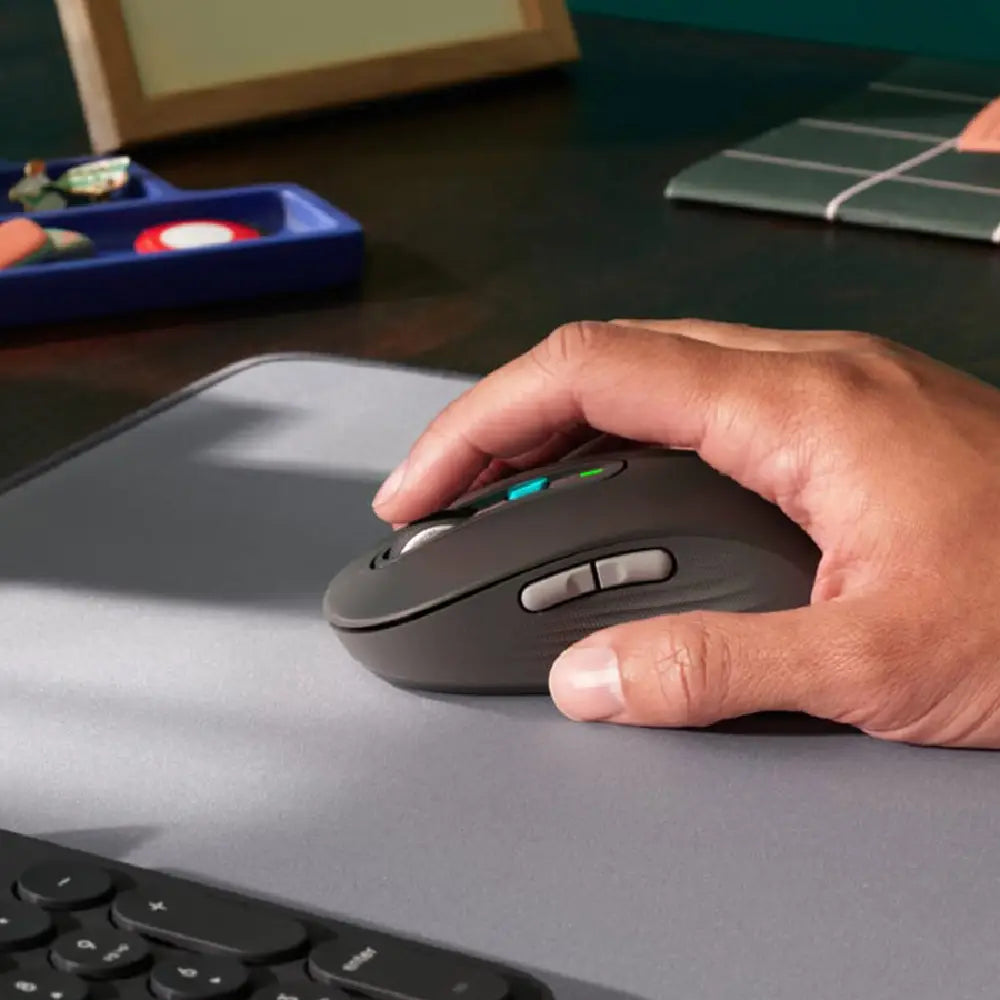 Logitech  Signature AI Edition M750 Wireless mouse - Graphite 910-007396 thumbnail